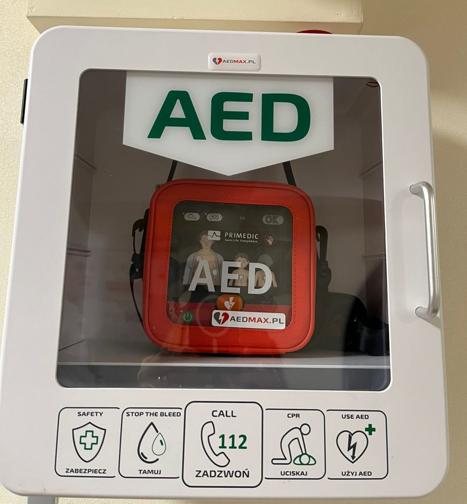 Defibrylator AED oraz profesjonalny pulsoksymetr w naszej placówce!