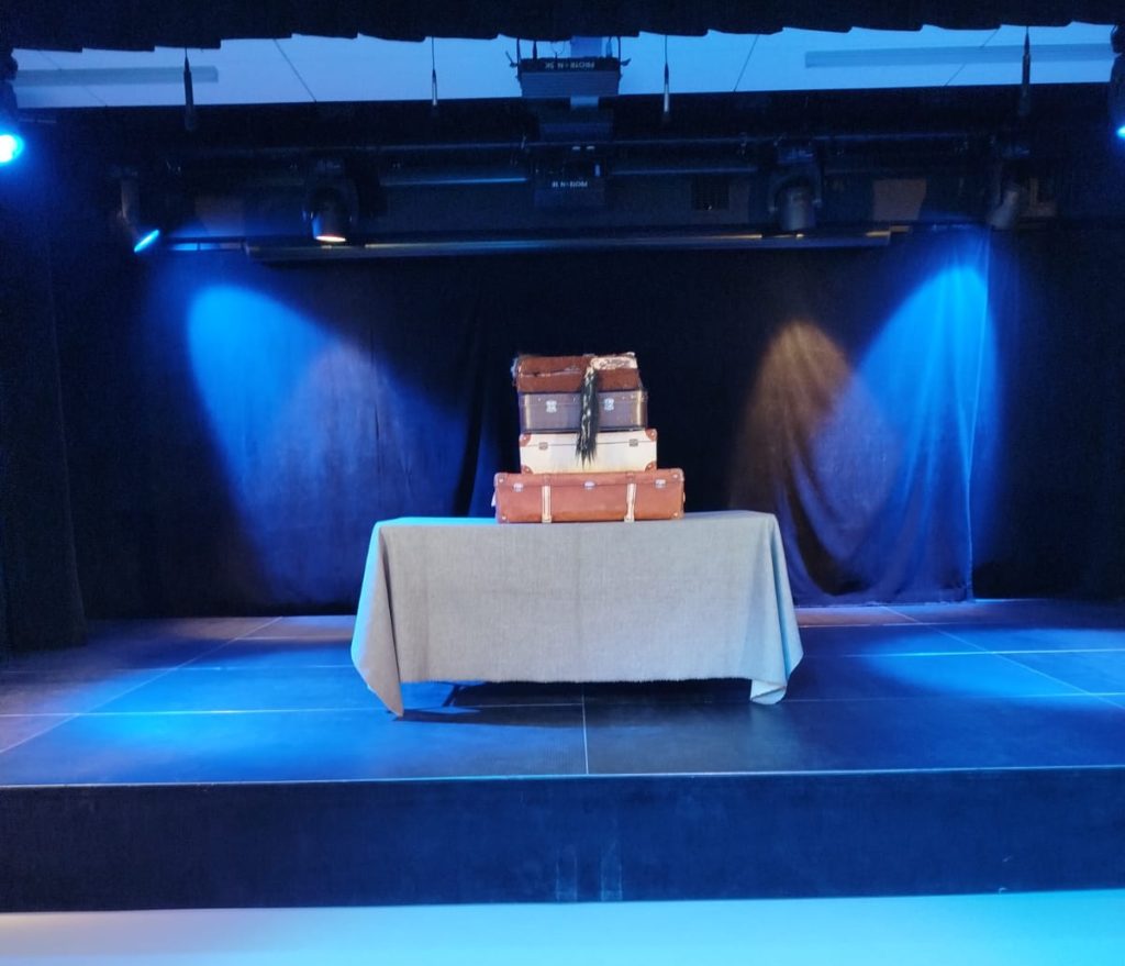 Obejrzeliśmy kolejny spektakl Teatru lalek Marka Żyły – „Walizki z różnych stron świata”